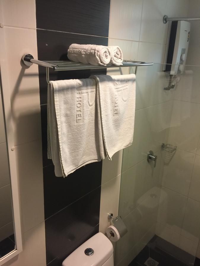 Premierz Hotel Лабуан Екстер'єр фото